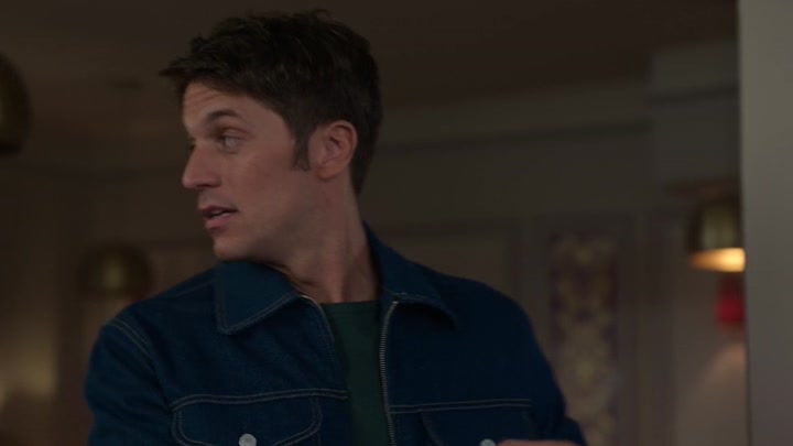 Emily_in_Paris_S02E06_WEBRip_x264-ION10_0997.jpg Emily_in_Paris_S02E06_WEBRip_x264-ION10_0997.jpg