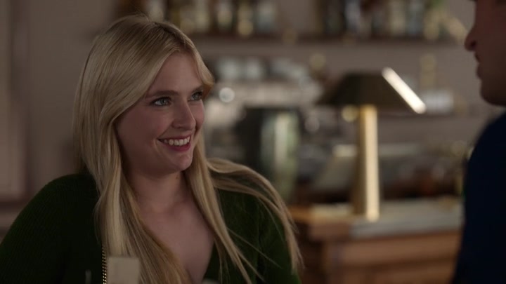 Emily_in_Paris_S02E06_WEBRip_x264-ION10_1014.jpg