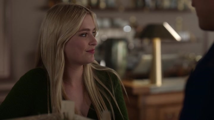 Emily_in_Paris_S02E06_WEBRip_x264-ION10_1033.jpg