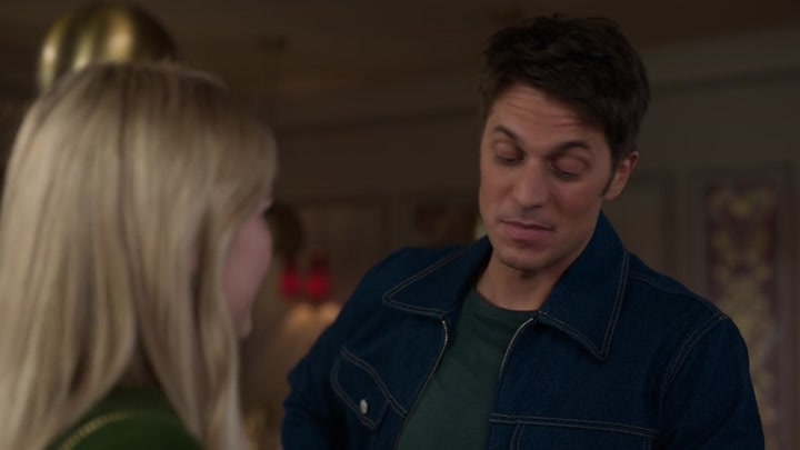 Emily_in_Paris_S02E06_WEBRip_x264-ION10_1038.jpg Emily_in_Paris_S02E06_WEBRip_x264-ION10_1038.jpg