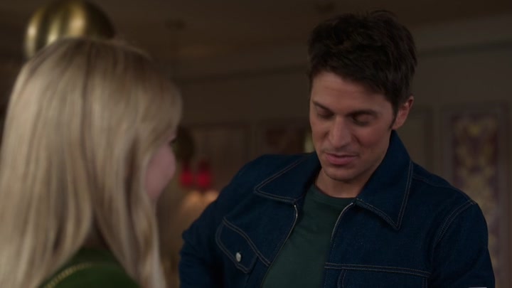 Emily_in_Paris_S02E06_WEBRip_x264-ION10_1039.jpg Emily_in_Paris_S02E06_WEBRip_x264-ION10_1039.jpg