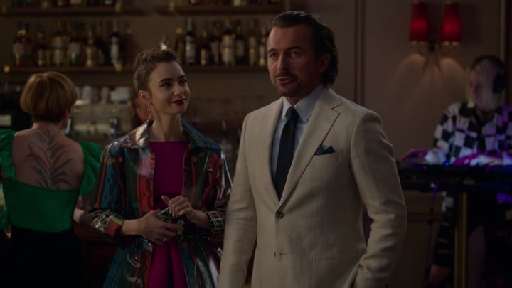 Emily_in_Paris_S02E06_WEBRip_x264-ION10_1106.jpg