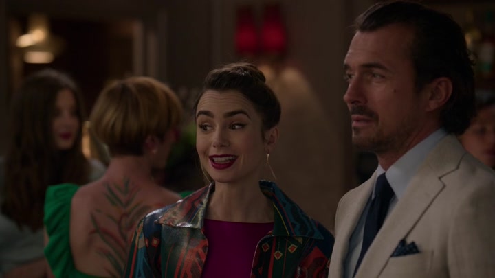Emily_in_Paris_S02E06_WEBRip_x264-ION10_1148.jpg