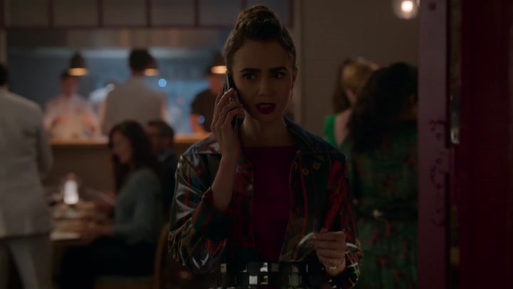 Emily_in_Paris_S02E06_WEBRip_x264-ION10_1188.jpg