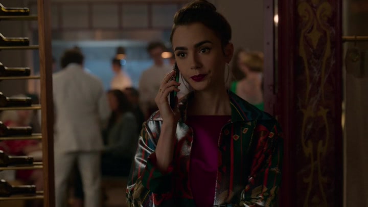 Emily_in_Paris_S02E06_WEBRip_x264-ION10_1194.jpg