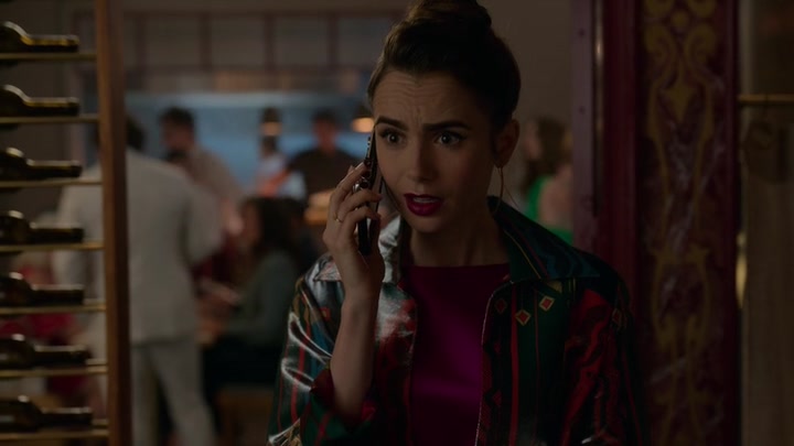 Emily_in_Paris_S02E06_WEBRip_x264-ION10_1222.jpg