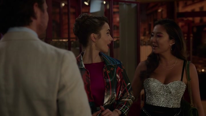 Emily_in_Paris_S02E06_WEBRip_x264-ION10_1251.jpg