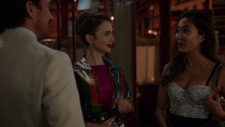 Emily_in_Paris_S02E06_WEBRip_x264-ION10_1260.jpg