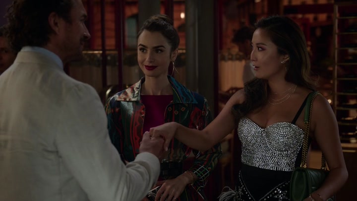 Emily_in_Paris_S02E06_WEBRip_x264-ION10_1266.jpg