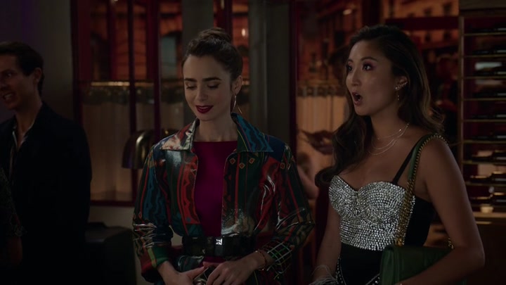 Emily_in_Paris_S02E06_WEBRip_x264-ION10_1278.jpg