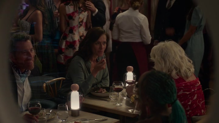 Emily_in_Paris_S02E06_WEBRip_x264-ION10_1340.jpg Emily_in_Paris_S02E06_WEBRip_x264-ION10_1340.jpg