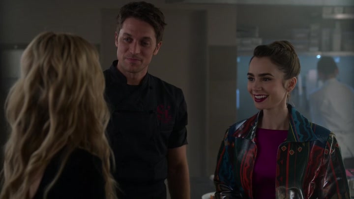 Emily_in_Paris_S02E06_WEBRip_x264-ION10_1362.jpg