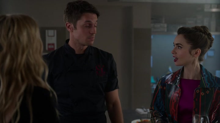 Emily_in_Paris_S02E06_WEBRip_x264-ION10_1366.jpg