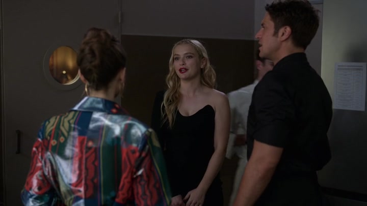 Emily_in_Paris_S02E06_WEBRip_x264-ION10_1372.jpg Emily_in_Paris_S02E06_WEBRip_x264-ION10_1372.jpg
