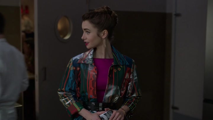 Emily_in_Paris_S02E06_WEBRip_x264-ION10_1412.jpg