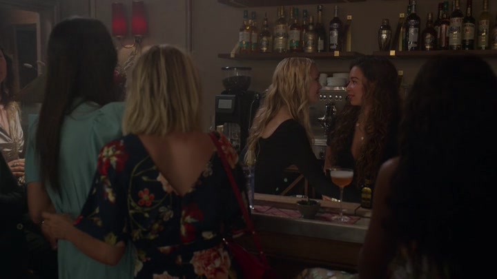 Emily_in_Paris_S02E06_WEBRip_x264-ION10_1425.jpg Emily_in_Paris_S02E06_WEBRip_x264-ION10_1425.jpg