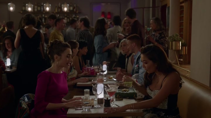 Emily_in_Paris_S02E06_WEBRip_x264-ION10_1444.jpg