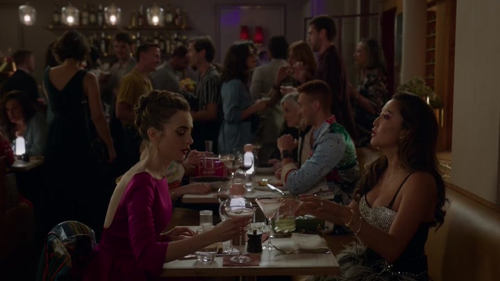 Emily_in_Paris_S02E06_WEBRip_x264-ION10_1447.jpg