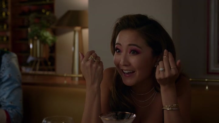 Emily_in_Paris_S02E06_WEBRip_x264-ION10_1458.jpg