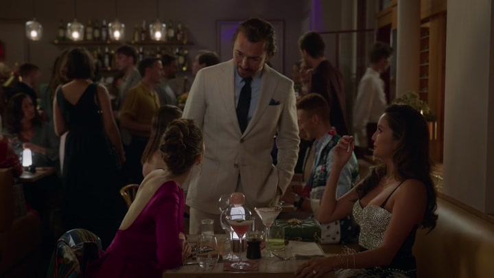 Emily_in_Paris_S02E06_WEBRip_x264-ION10_1516.jpg Emily_in_Paris_S02E06_WEBRip_x264-ION10_1516.jpg