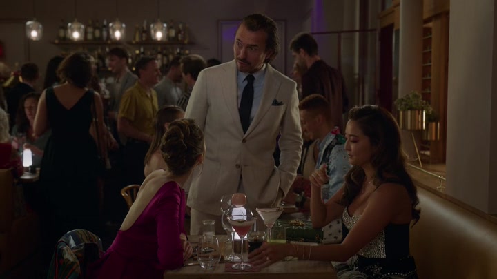 Emily_in_Paris_S02E06_WEBRip_x264-ION10_1518.jpg Emily_in_Paris_S02E06_WEBRip_x264-ION10_1518.jpg