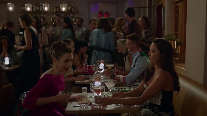 Emily_in_Paris_S02E06_WEBRip_x264-ION10_1535.jpg