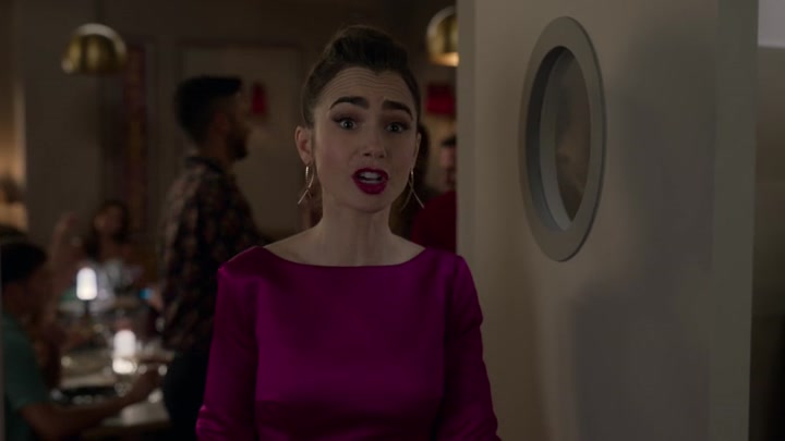 Emily_in_Paris_S02E06_WEBRip_x264-ION10_1561.jpg