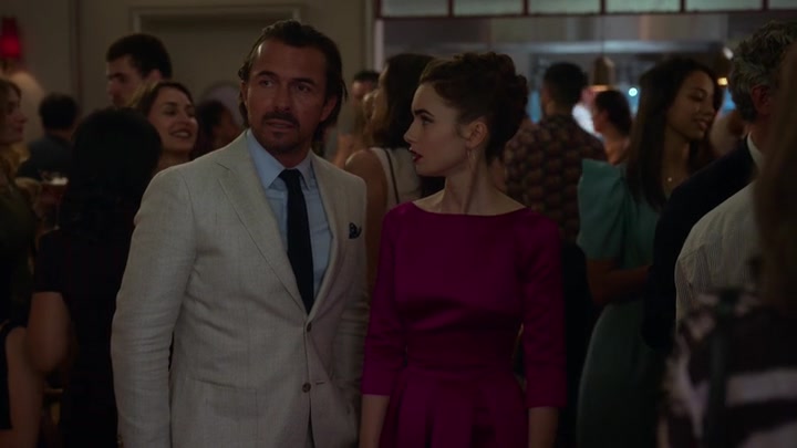 Emily_in_Paris_S02E06_WEBRip_x264-ION10_1617.jpg