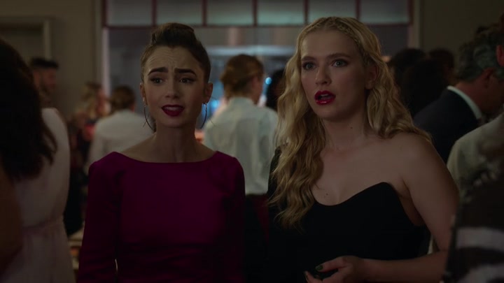 Emily_in_Paris_S02E06_WEBRip_x264-ION10_1637.jpg