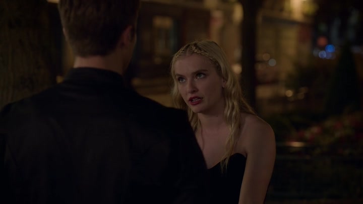 Emily_in_Paris_S02E06_WEBRip_x264-ION10_1693.jpg Emily_in_Paris_S02E06_WEBRip_x264-ION10_1693.jpg