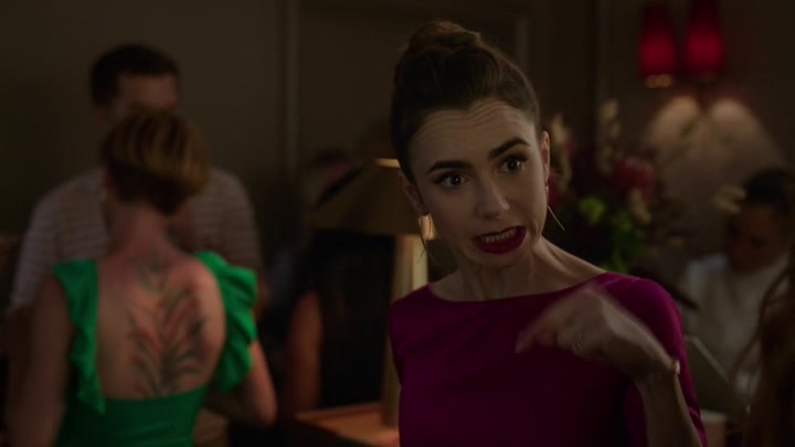 Emily_in_Paris_S02E06_WEBRip_x264-ION10_1789.jpg