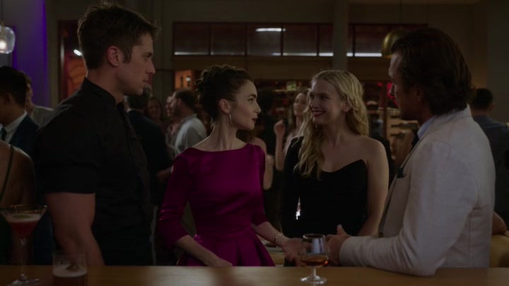 Emily_in_Paris_S02E06_WEBRip_x264-ION10_1819.jpg
