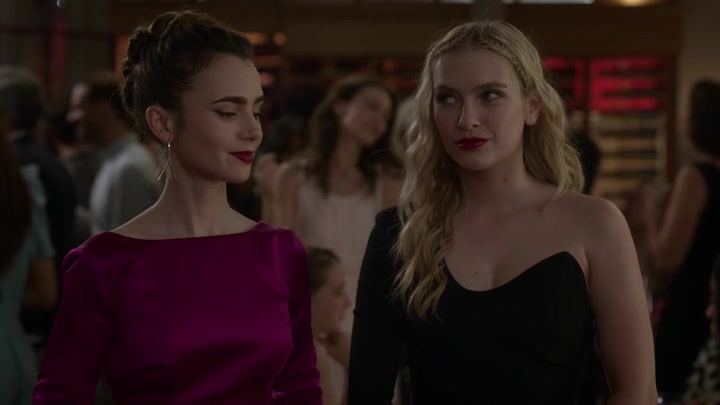 Emily_in_Paris_S02E06_WEBRip_x264-ION10_1832.jpg