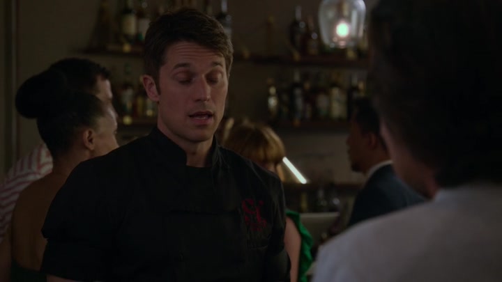 Emily_in_Paris_S02E06_WEBRip_x264-ION10_1837.jpg