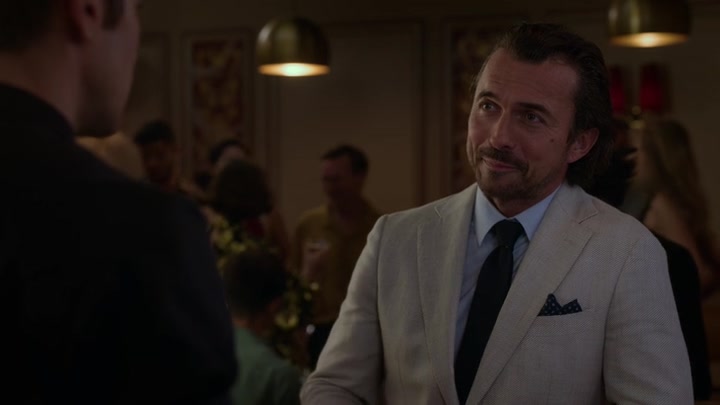 Emily_in_Paris_S02E06_WEBRip_x264-ION10_1841.jpg Emily_in_Paris_S02E06_WEBRip_x264-ION10_1841.jpg