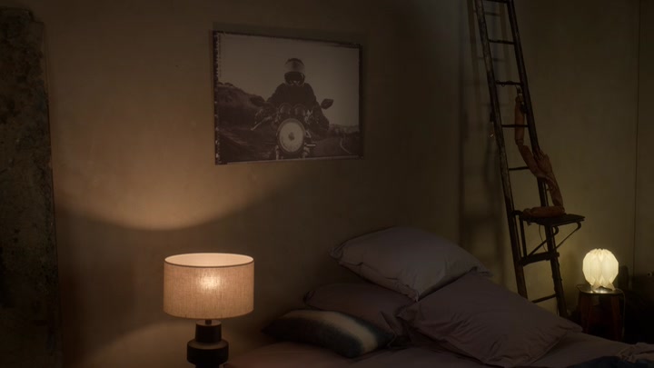 Emily_in_Paris_S02E06_WEBRip_x264-ION10_1899.jpg