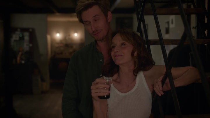 Emily_in_Paris_S02E06_WEBRip_x264-ION10_1917.jpg Emily_in_Paris_S02E06_WEBRip_x264-ION10_1917.jpg