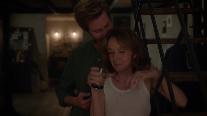 Emily_in_Paris_S02E06_WEBRip_x264-ION10_1923.jpg Emily_in_Paris_S02E06_WEBRip_x264-ION10_1923.jpg