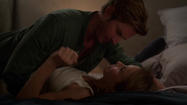 Emily_in_Paris_S02E06_WEBRip_x264-ION10_1971.jpg