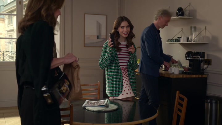 Emily_in_Paris_S02E06_WEBRip_x264-ION10_2005.jpg Emily_in_Paris_S02E06_WEBRip_x264-ION10_2005.jpg