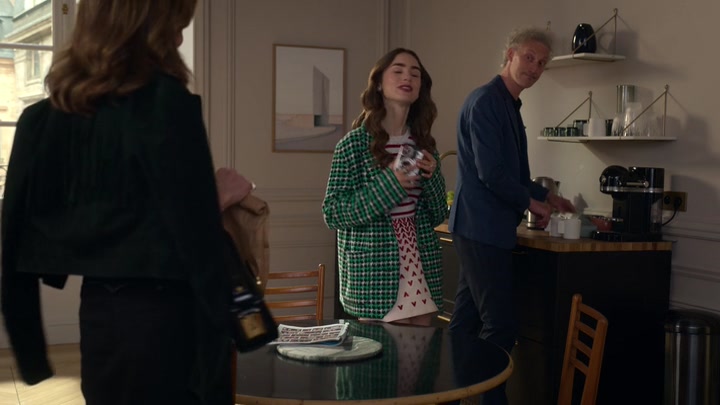 Emily_in_Paris_S02E06_WEBRip_x264-ION10_2006.jpg Emily_in_Paris_S02E06_WEBRip_x264-ION10_2006.jpg