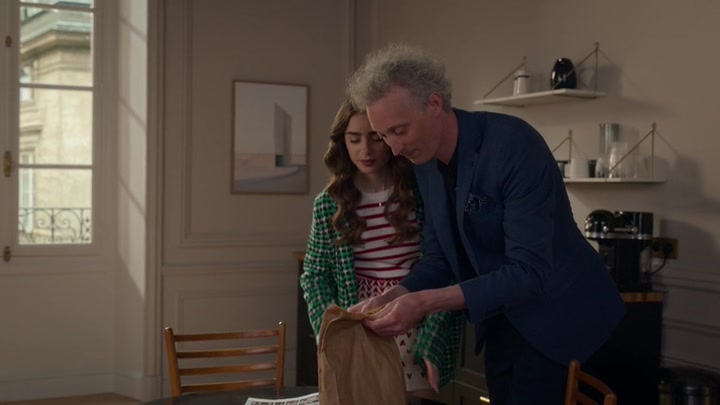 Emily_in_Paris_S02E06_WEBRip_x264-ION10_2018.jpg