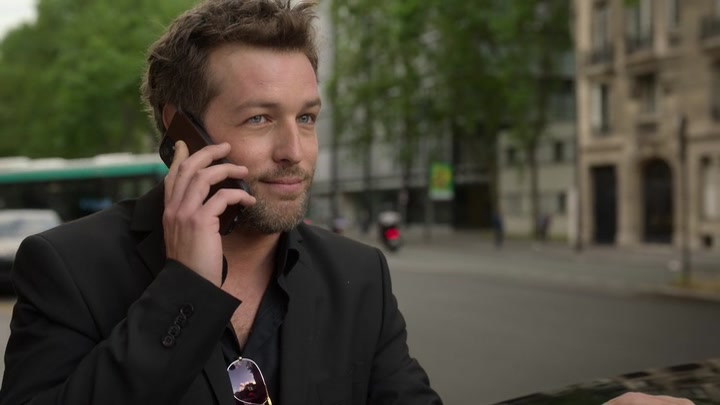 Emily_in_Paris_S02E06_WEBRip_x264-ION10_2088.jpg