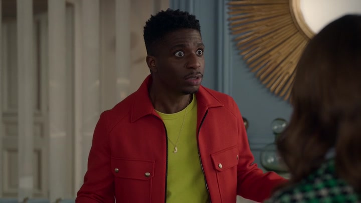 Emily_in_Paris_S02E06_WEBRip_x264-ION10_2180.jpg