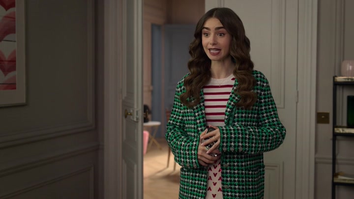 Emily_in_Paris_S02E06_WEBRip_x264-ION10_2214.jpg