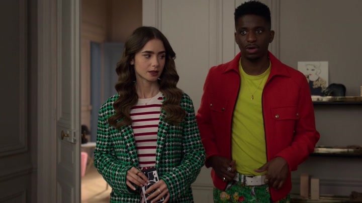 Emily_in_Paris_S02E06_WEBRip_x264-ION10_2237.jpg