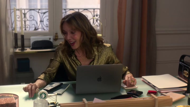 Emily_in_Paris_S02E06_WEBRip_x264-ION10_2251.jpg Emily_in_Paris_S02E06_WEBRip_x264-ION10_2251.jpg