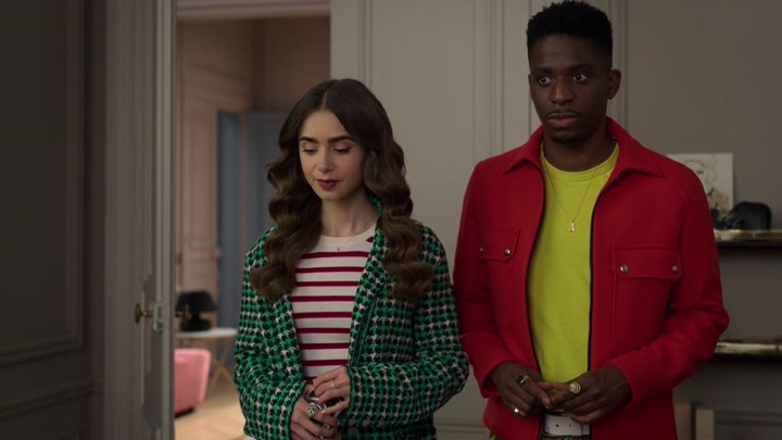 Emily_in_Paris_S02E06_WEBRip_x264-ION10_2258.jpg