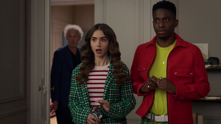Emily_in_Paris_S02E06_WEBRip_x264-ION10_2289.jpg