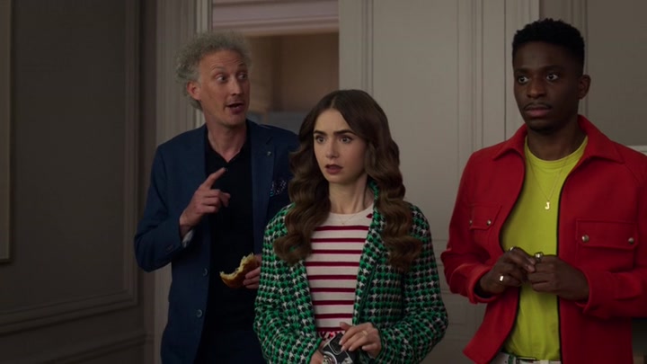 Emily_in_Paris_S02E06_WEBRip_x264-ION10_2292.jpg